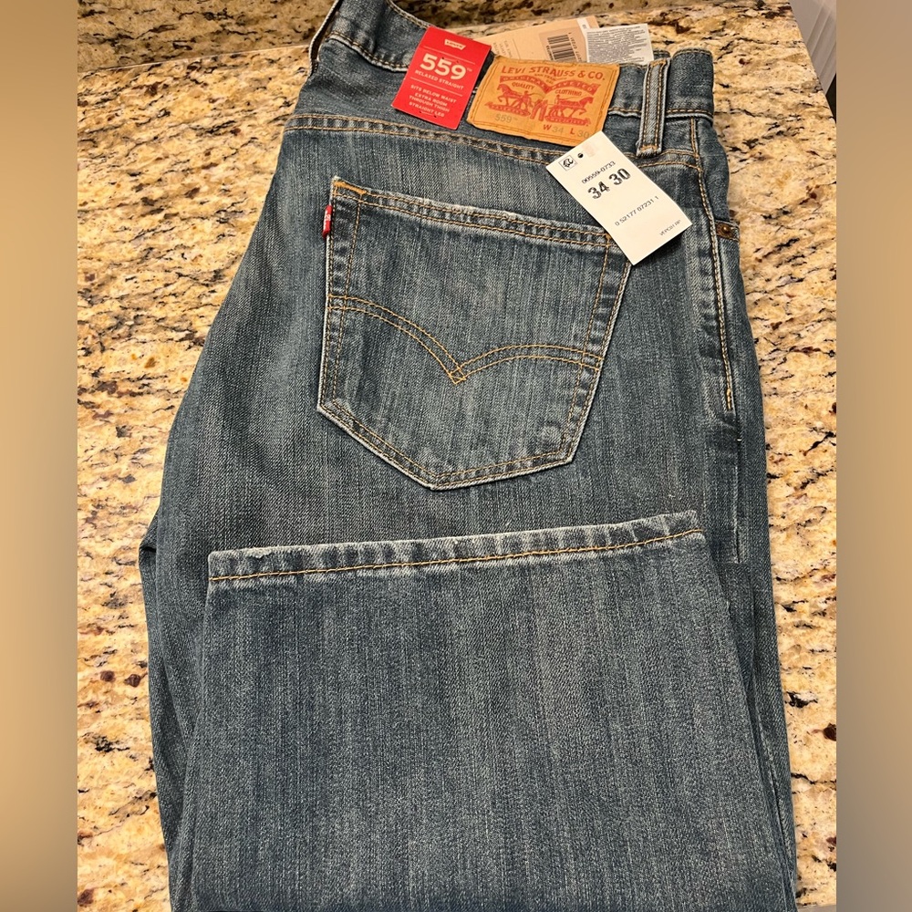 NWT Men’s Levi 559 straight leg jeans